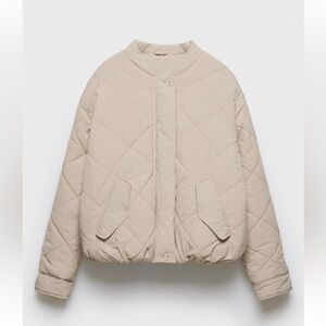 ✨SALE✨ ZARA PADDED BOMBER JACKET
✨SALE✨